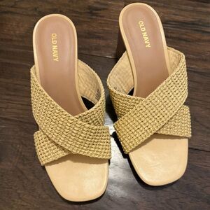 Old Navy Women's Beige Woven Mules